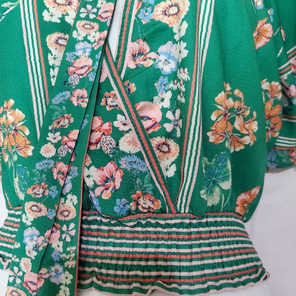 Green Top - Picture 4 of 7